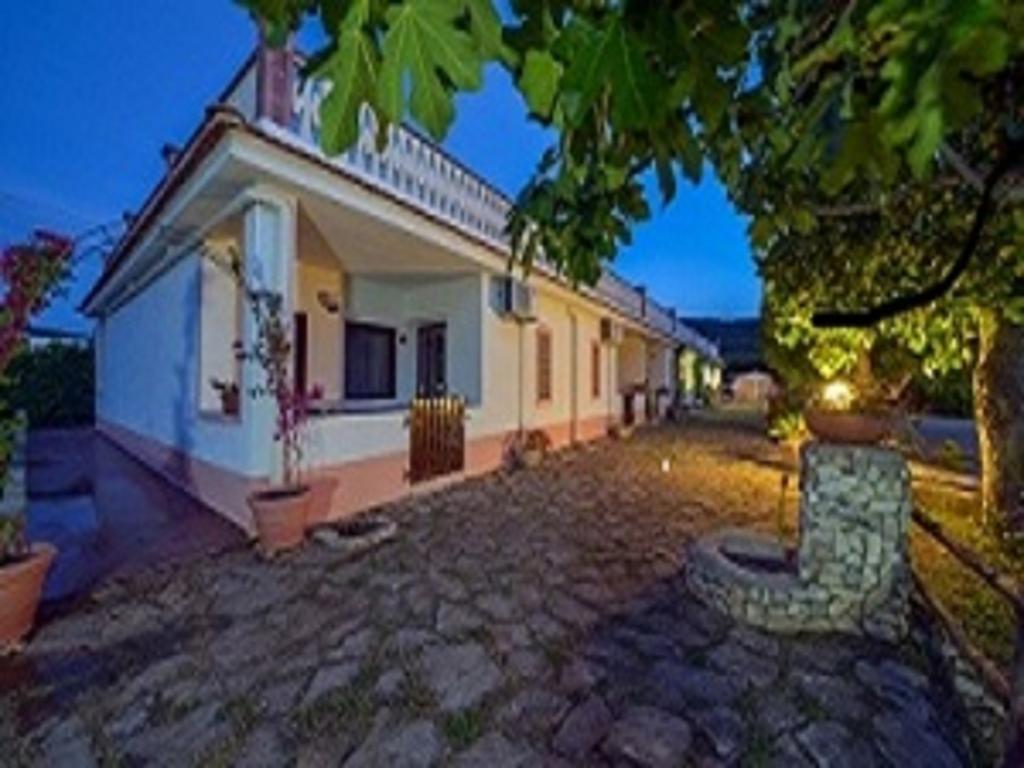B&B La Formichina Пескичи Экстерьер фото
